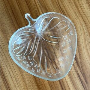 VINTAGE STRAWBERRY shaped trinket, candy, jewelry catch all dish, small 5”